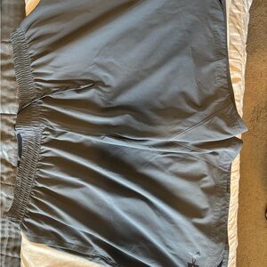 Under Armour Elevation 2.0 - XXL  Gray Shorts